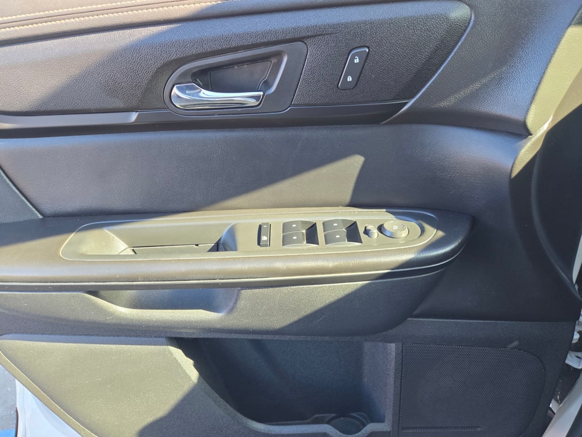2015 Gmc Acadia SLE photo 10