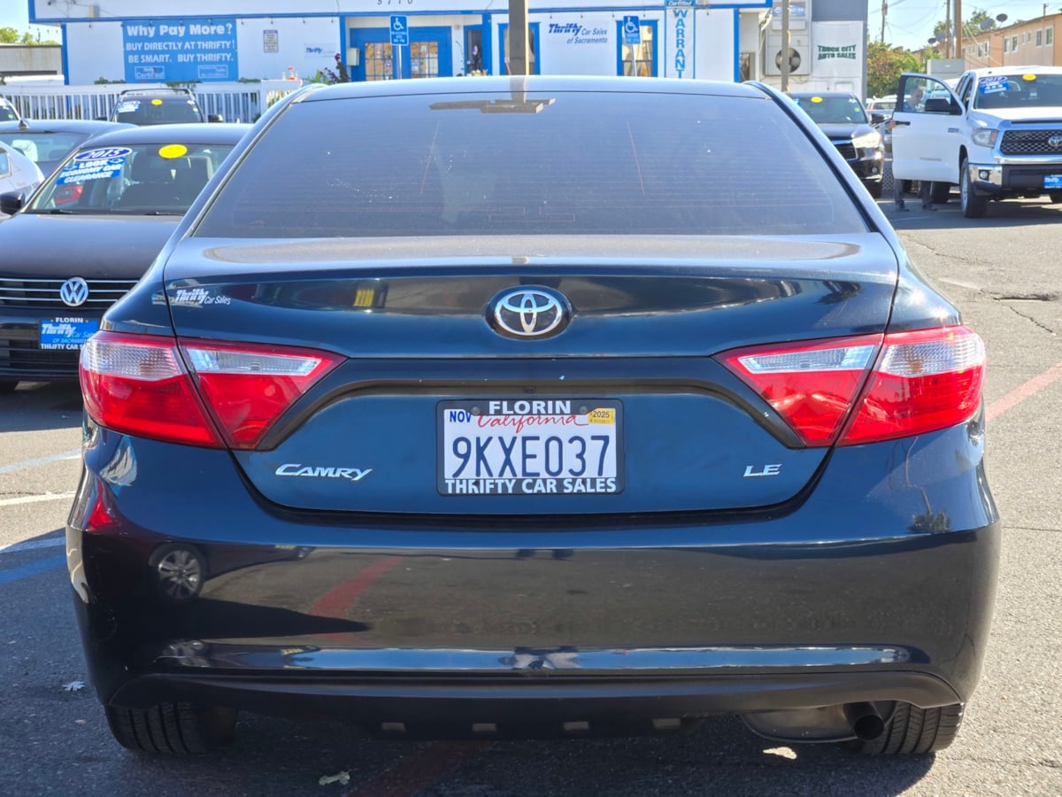 2015 Toyota Camry LE photo 5