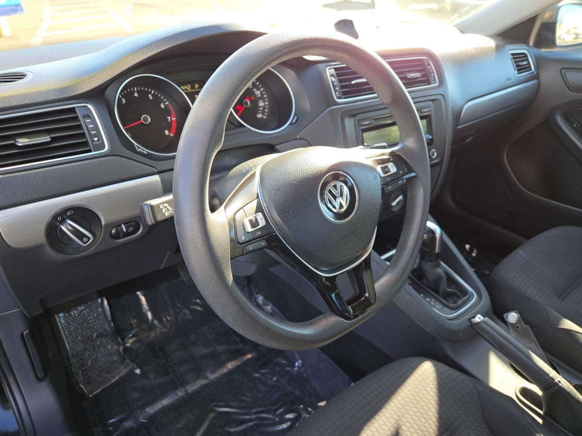 2015 Volkswagen Jetta 1.8T SE photo 11
