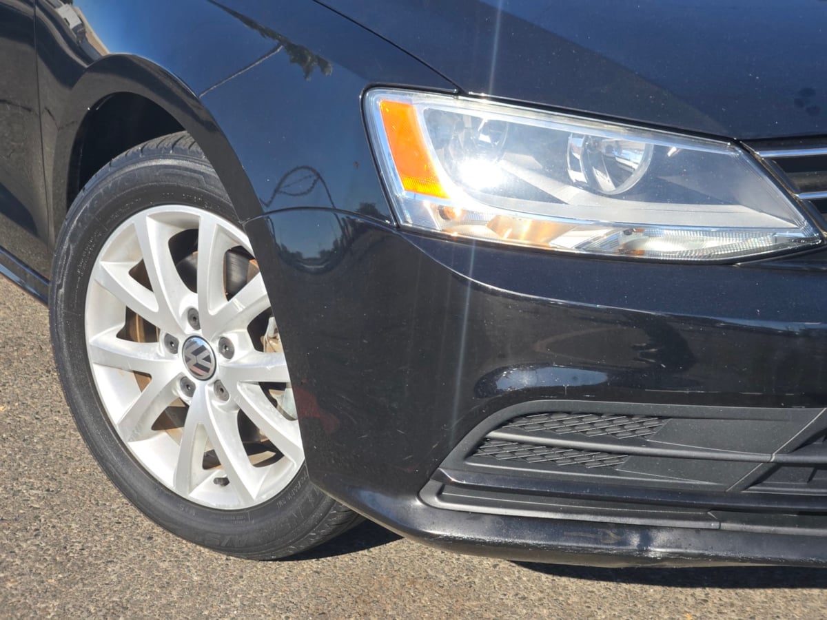 2015 Volkswagen Jetta 1.8T SE photo 3