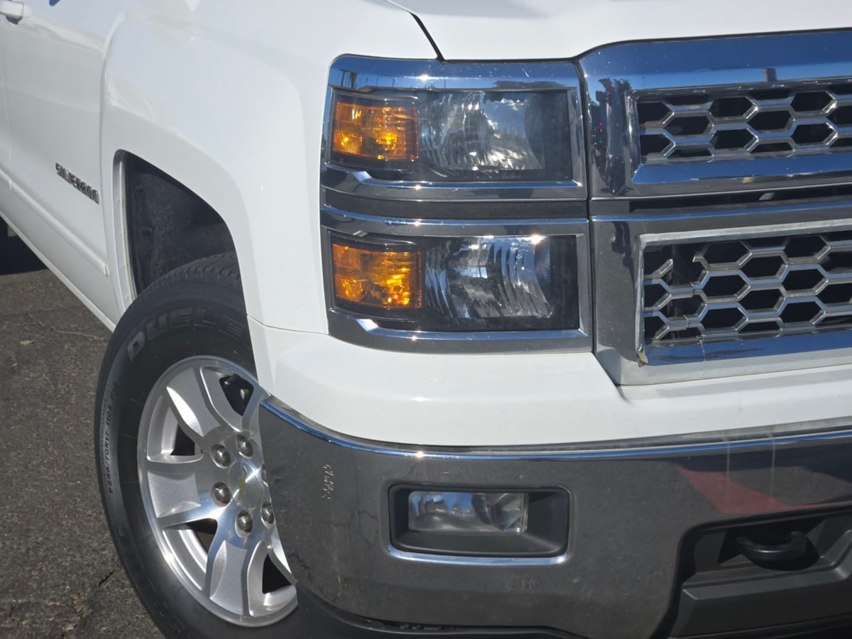 2015 Chevrolet Silverado 1500 LT photo 2