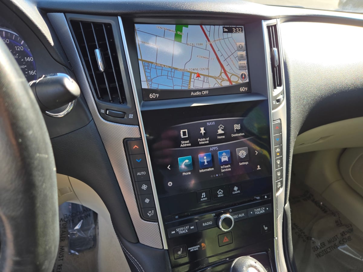 2016 Infiniti Q50 3.0t Premium photo 11