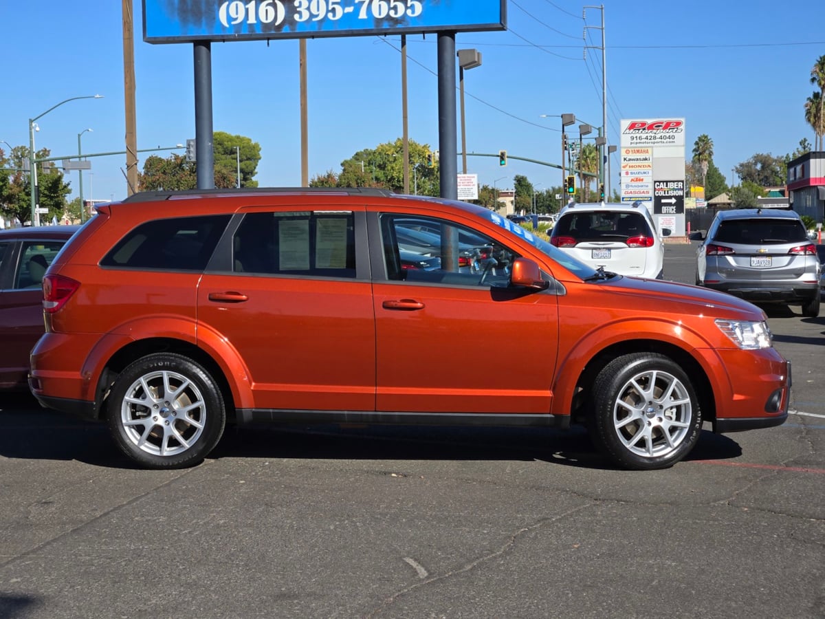 2014 Dodge Journey SXT photo 4