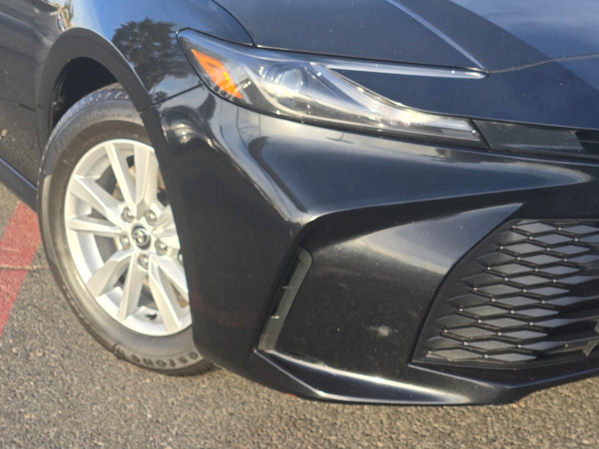 2025 Toyota Camry LE photo 3