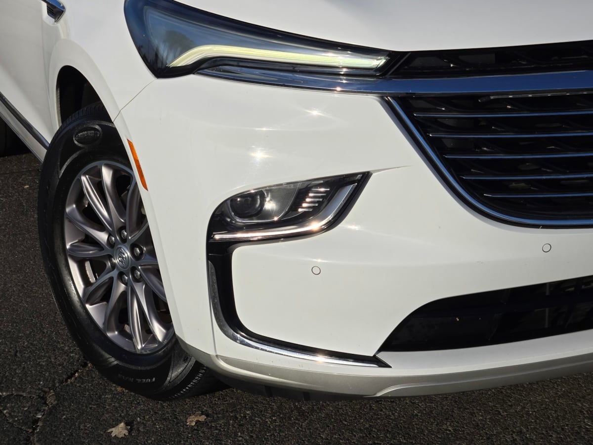 2022 Buick Enclave Essence photo 3