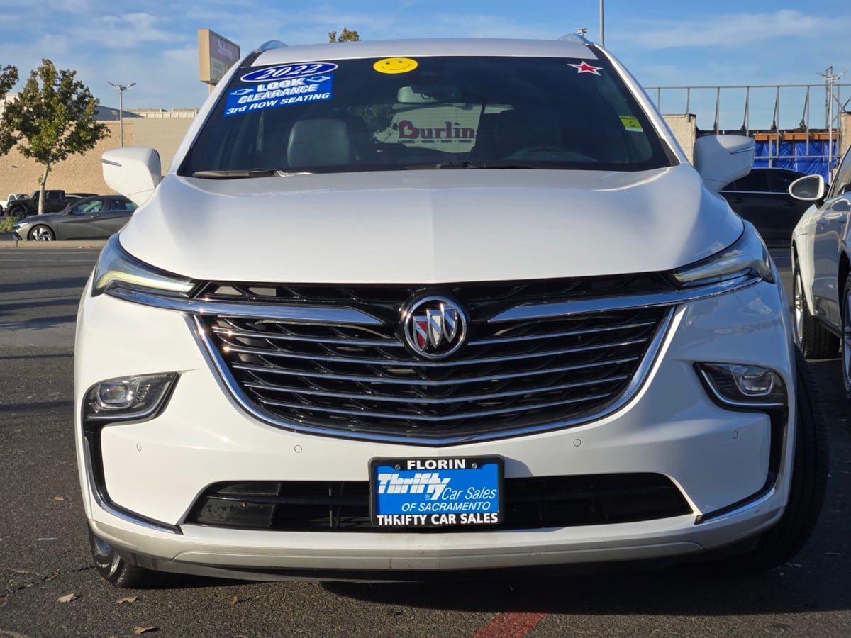 2022 Buick Enclave Essence photo 2