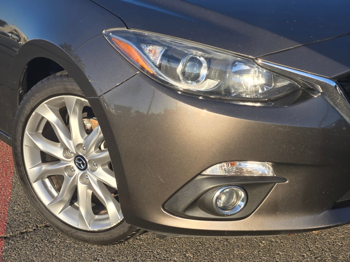 2016 Mazda Mazda3 s Touring photo 3