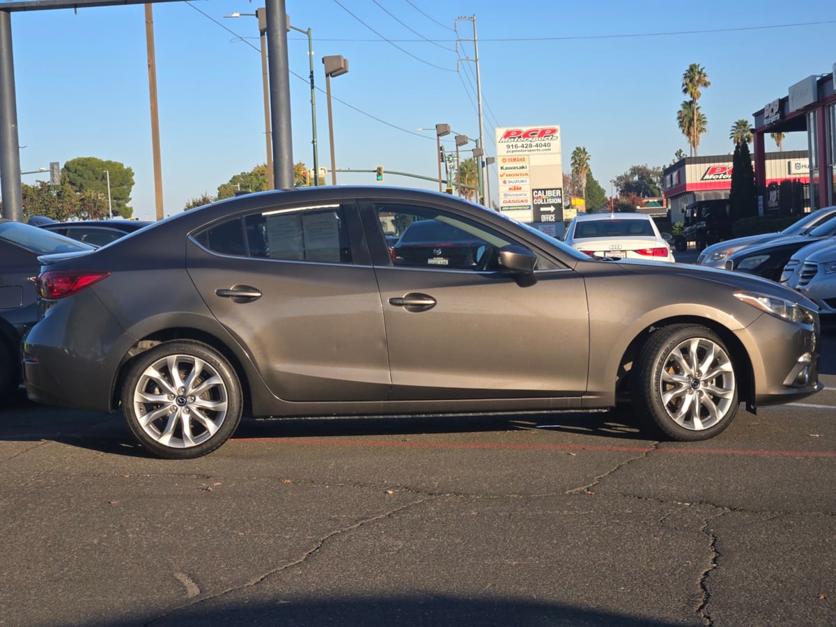 2016 Mazda Mazda3 s Touring photo 4