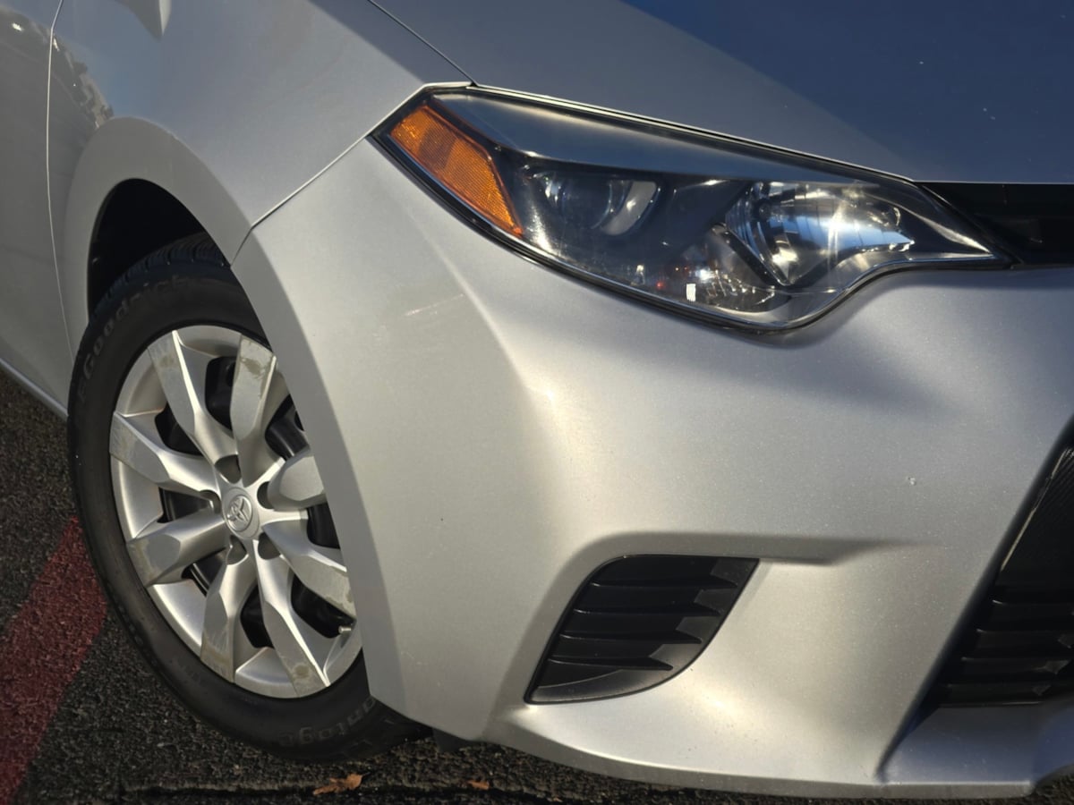 2014 Toyota Corolla LE photo 2