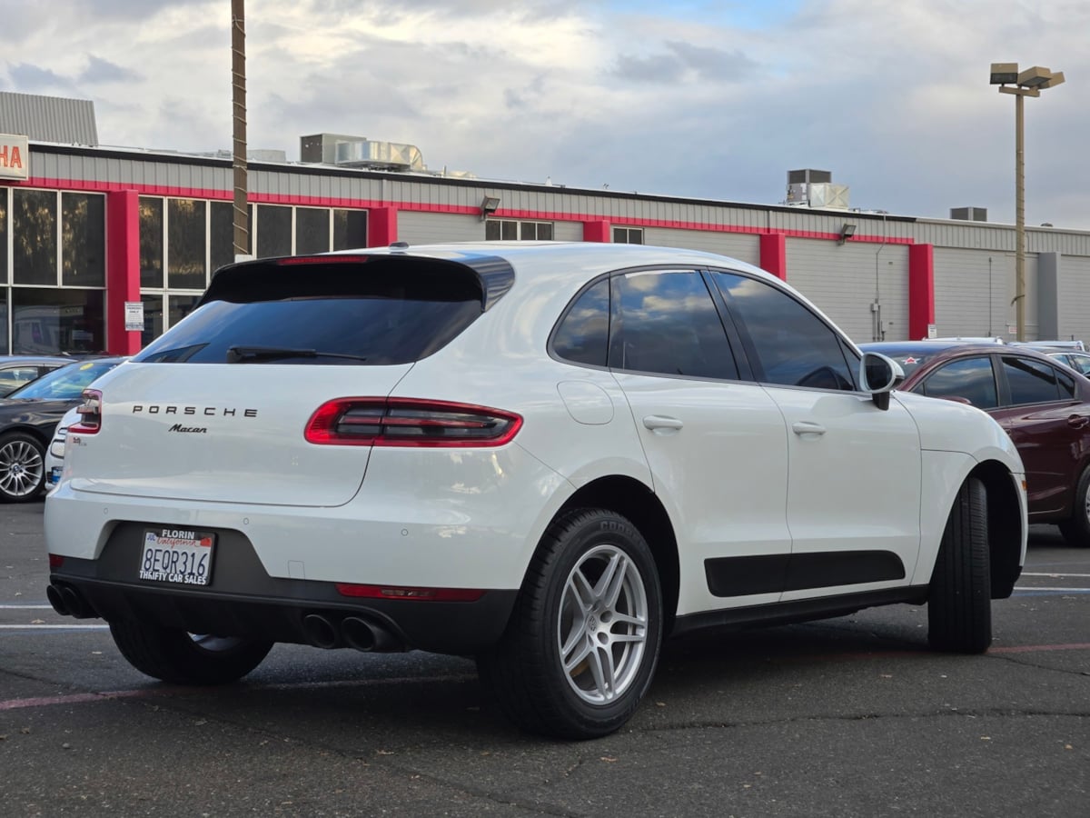 2018 Porsche Macan photo 3