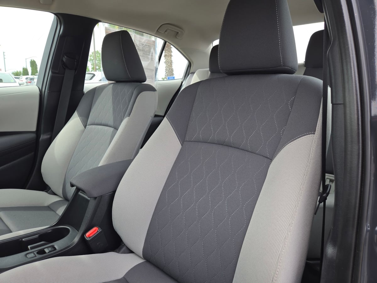 2025 Toyota Corolla LE - Photo 10