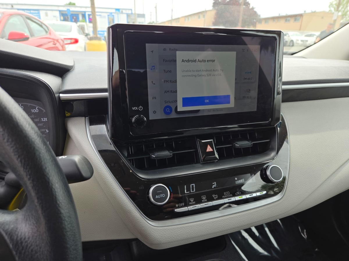 2025 Toyota Corolla LE - Photo 14
