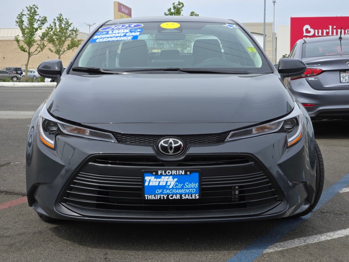 2025 Toyota Corolla LE - Photo 2