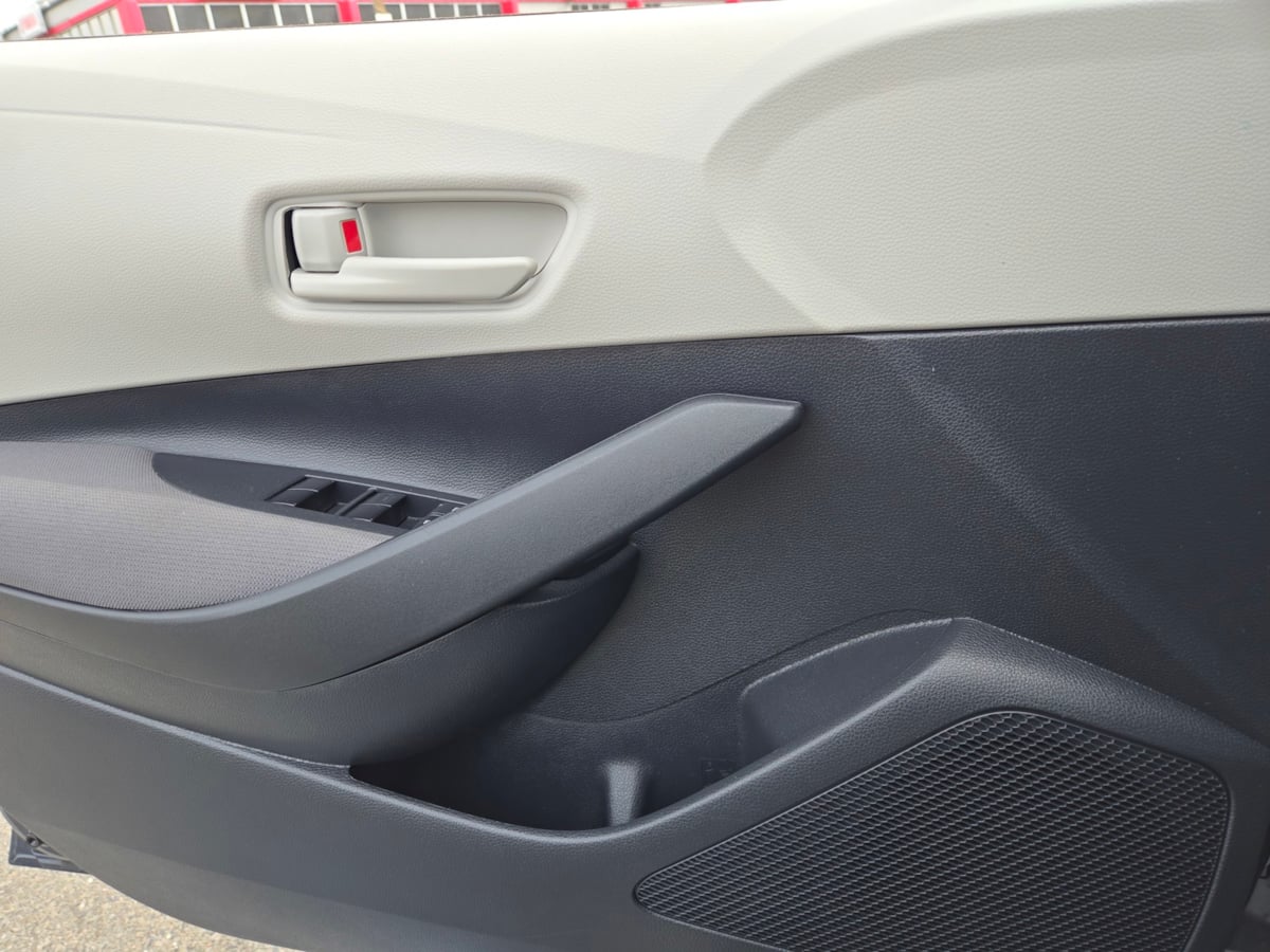 2025 Toyota Corolla LE - Photo 12