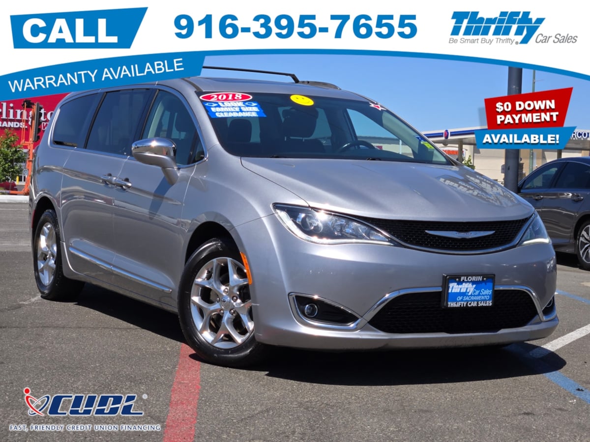 2018 Chrysler Pacifica Limited's photo