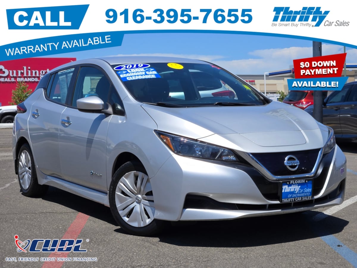 2019 Nissan Leaf S's photo