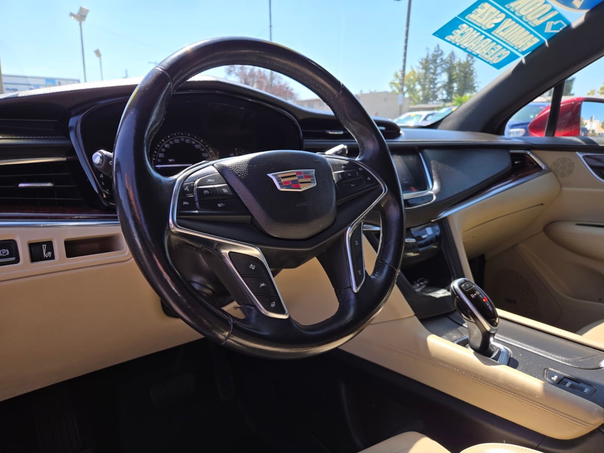 Cadillac XT5 photo 11