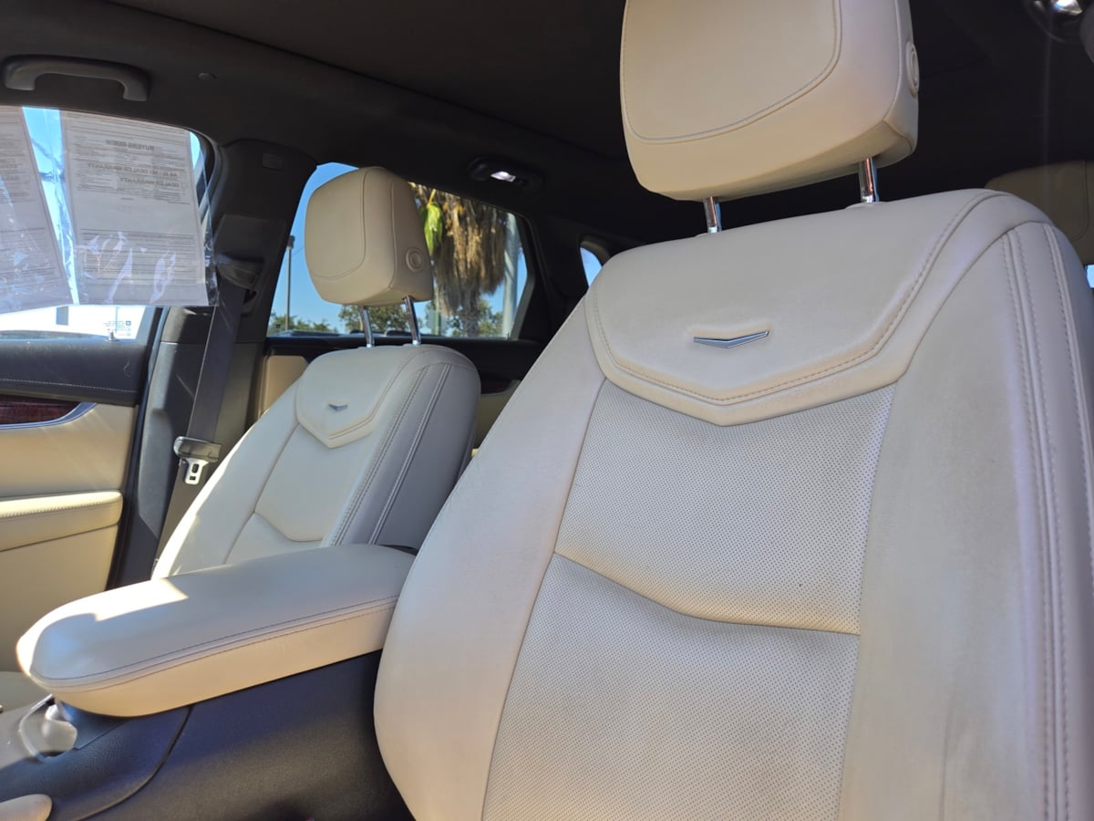 Cadillac XT5 photo 10