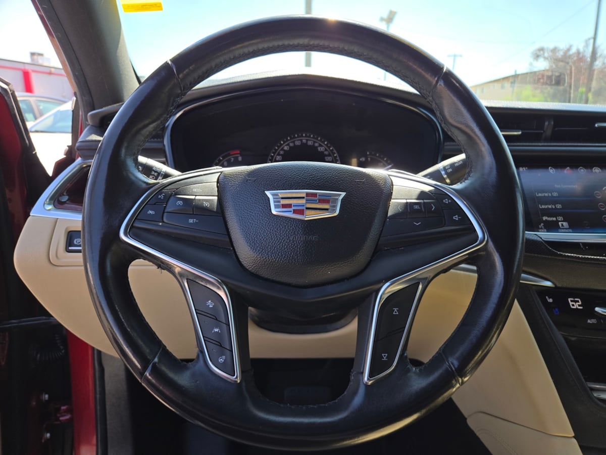 Cadillac XT5 photo 17