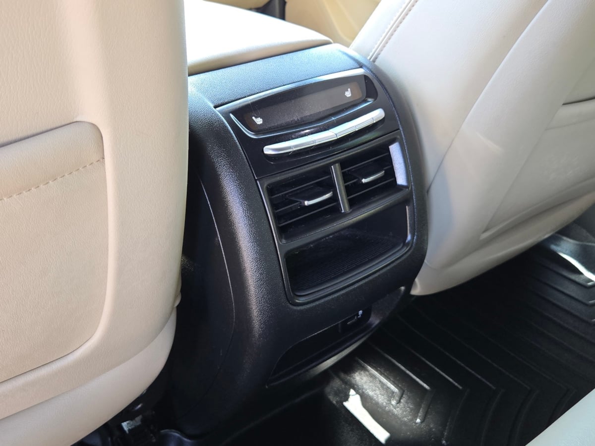 Cadillac XT5 photo 8