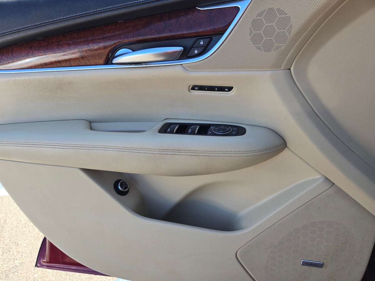 Cadillac XT5 photo 13
