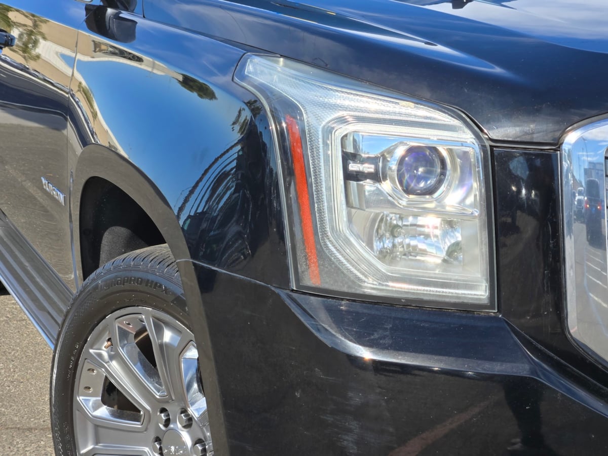 GMC Yukon photo 3