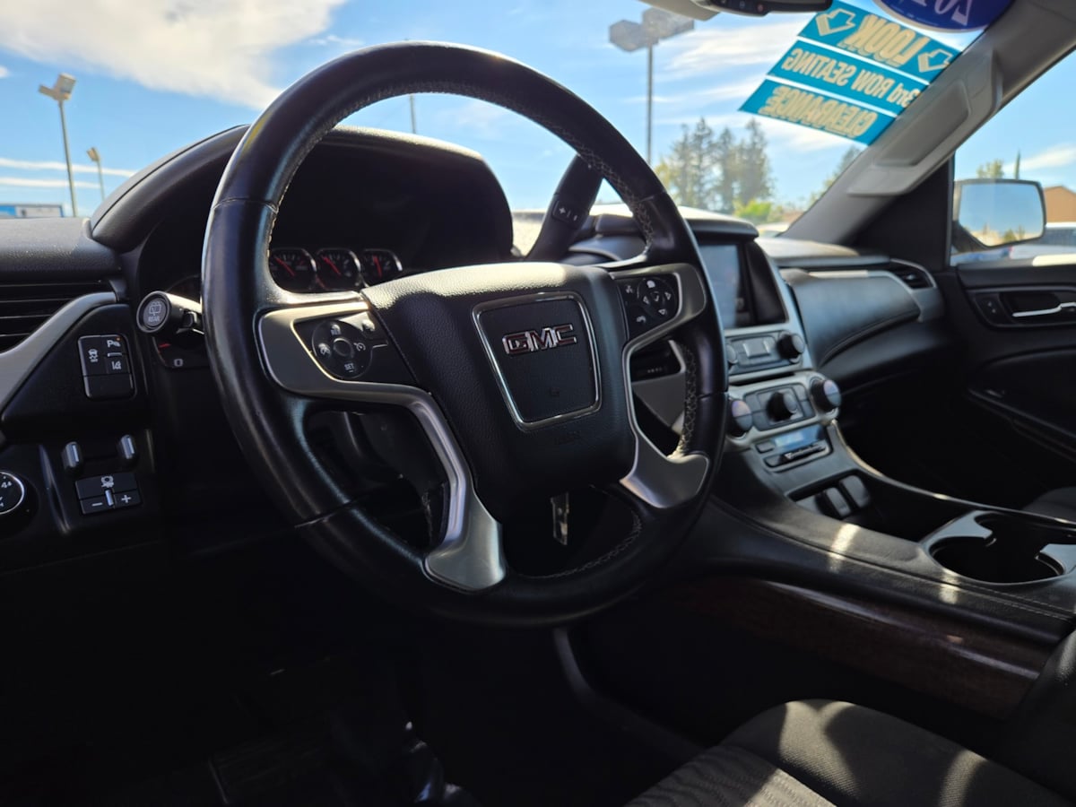GMC Yukon photo 11