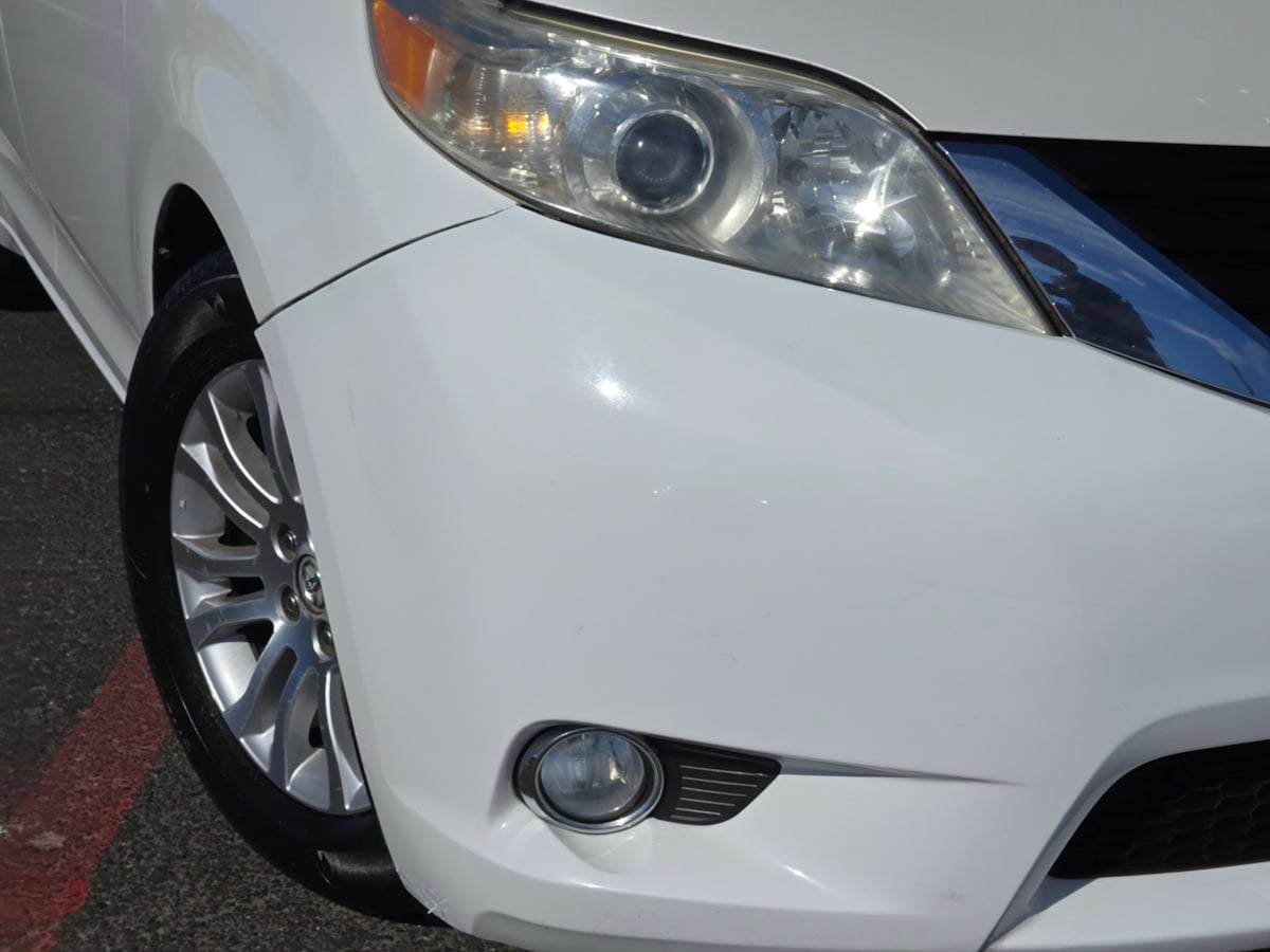 Toyota Sienna photo 3