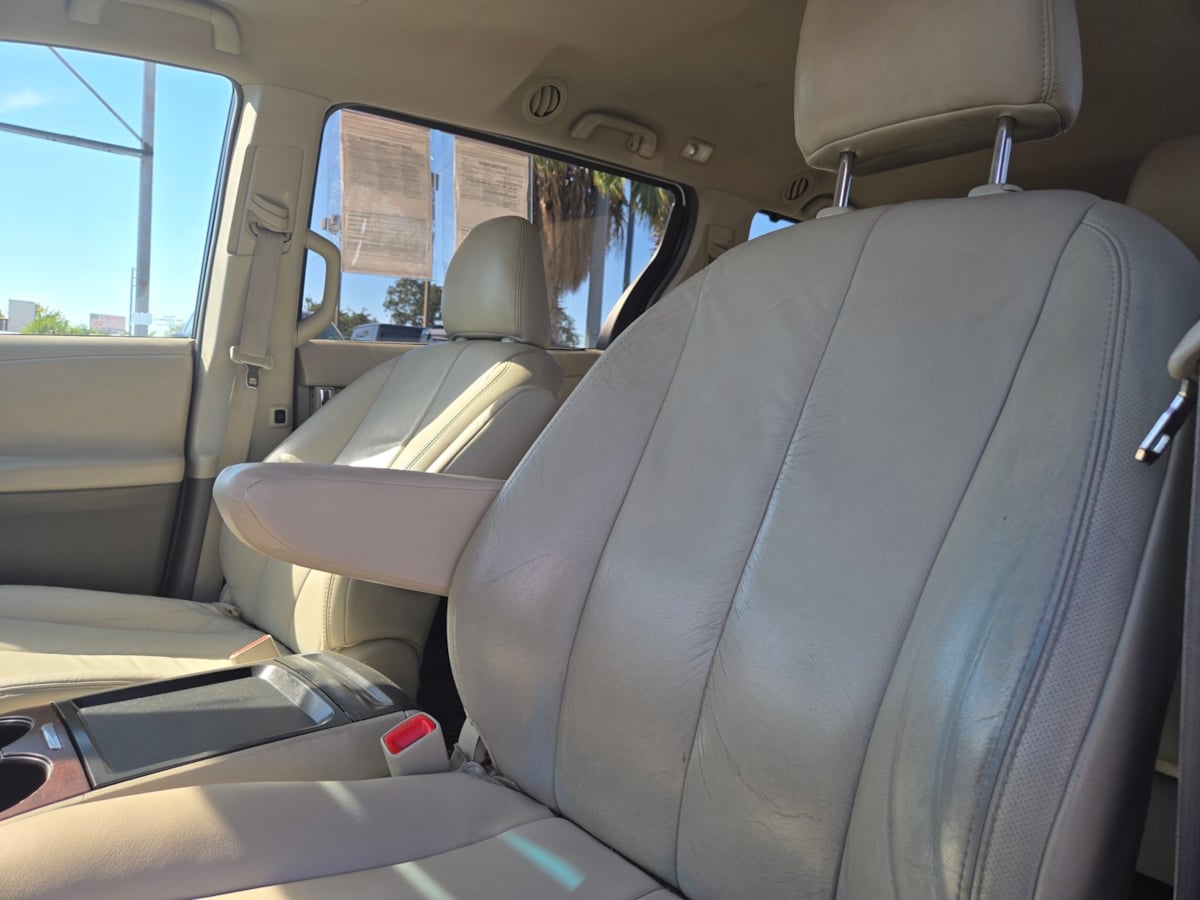 Toyota Sienna photo 10