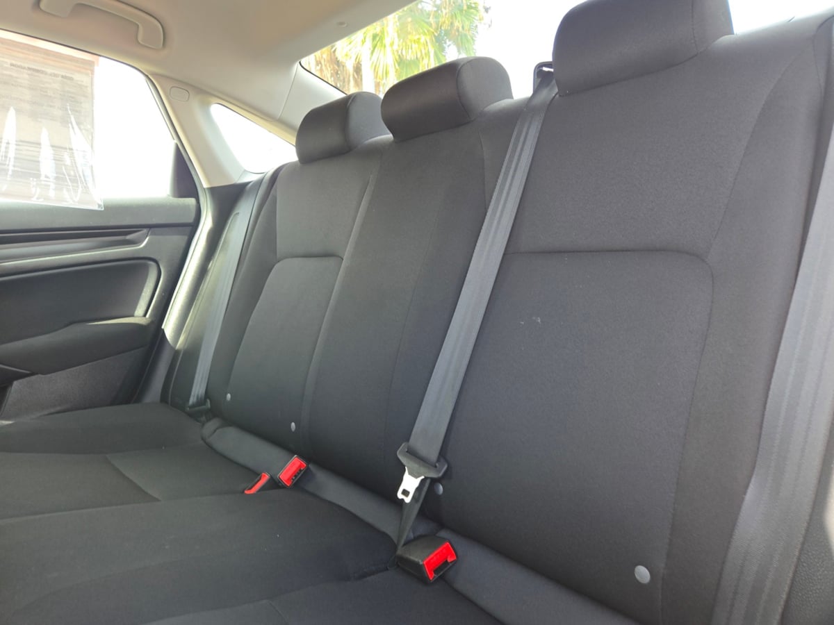 Honda Civic photo 7