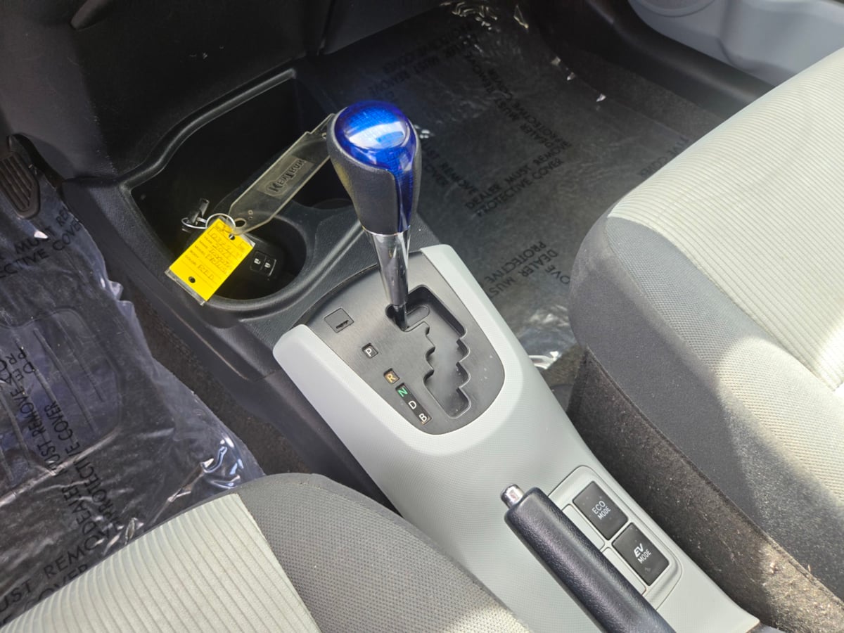 Toyota Prius C photo 13
