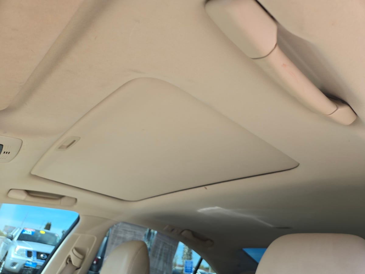 Lexus ES photo 11