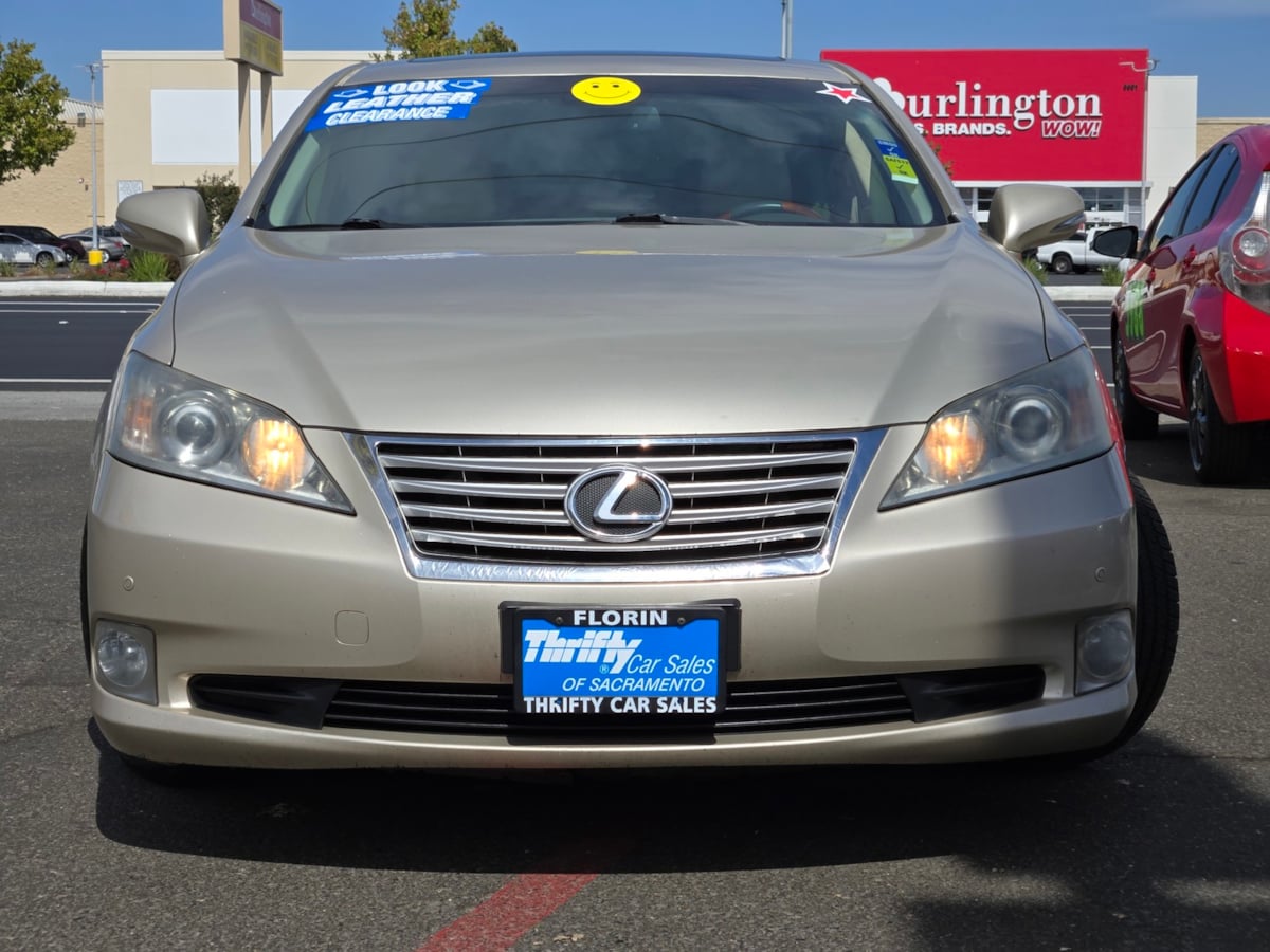 Lexus ES photo 2