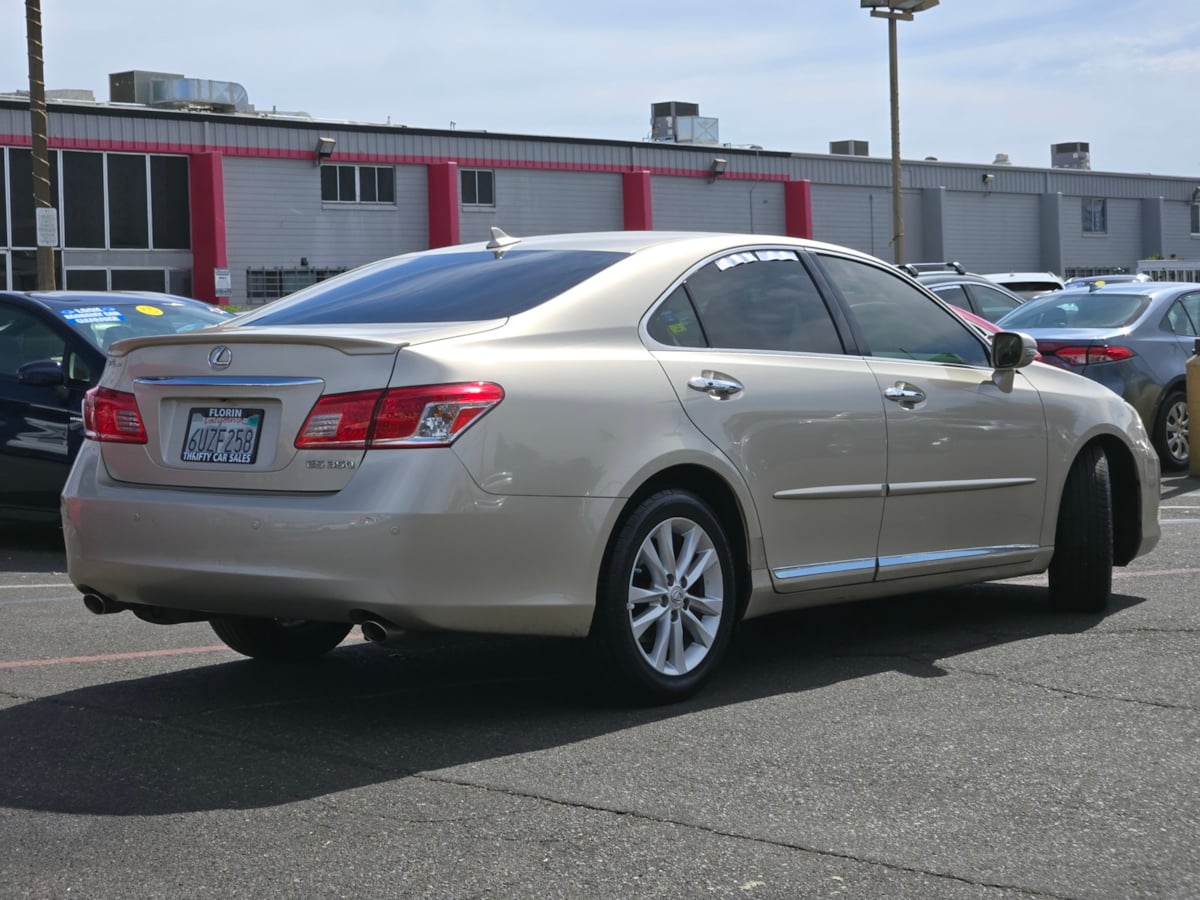 Lexus ES photo 5