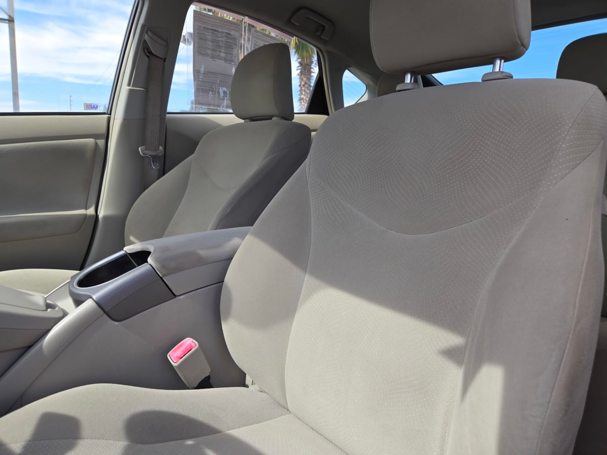 Toyota Prius photo 9