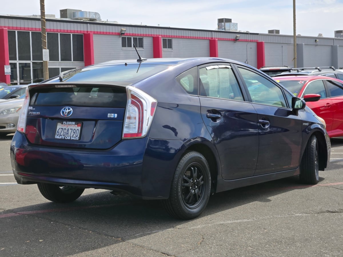 Toyota Prius photo 5