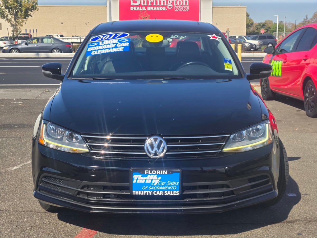 Volkswagen Jetta photo 2