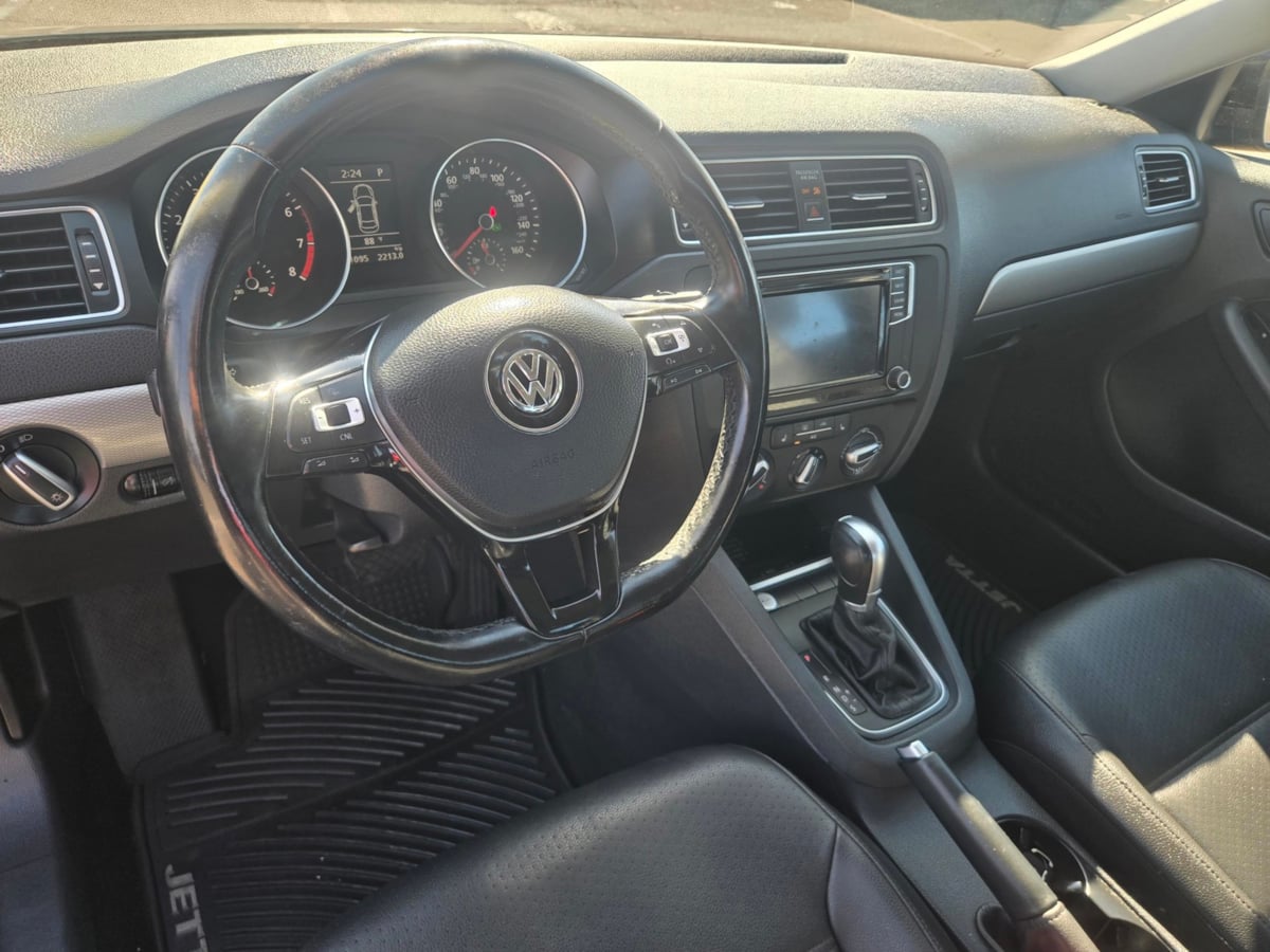 Volkswagen Jetta photo 6