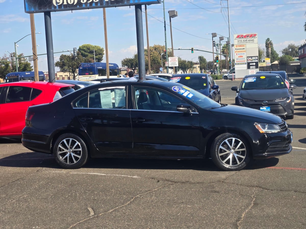 Volkswagen Jetta photo 3
