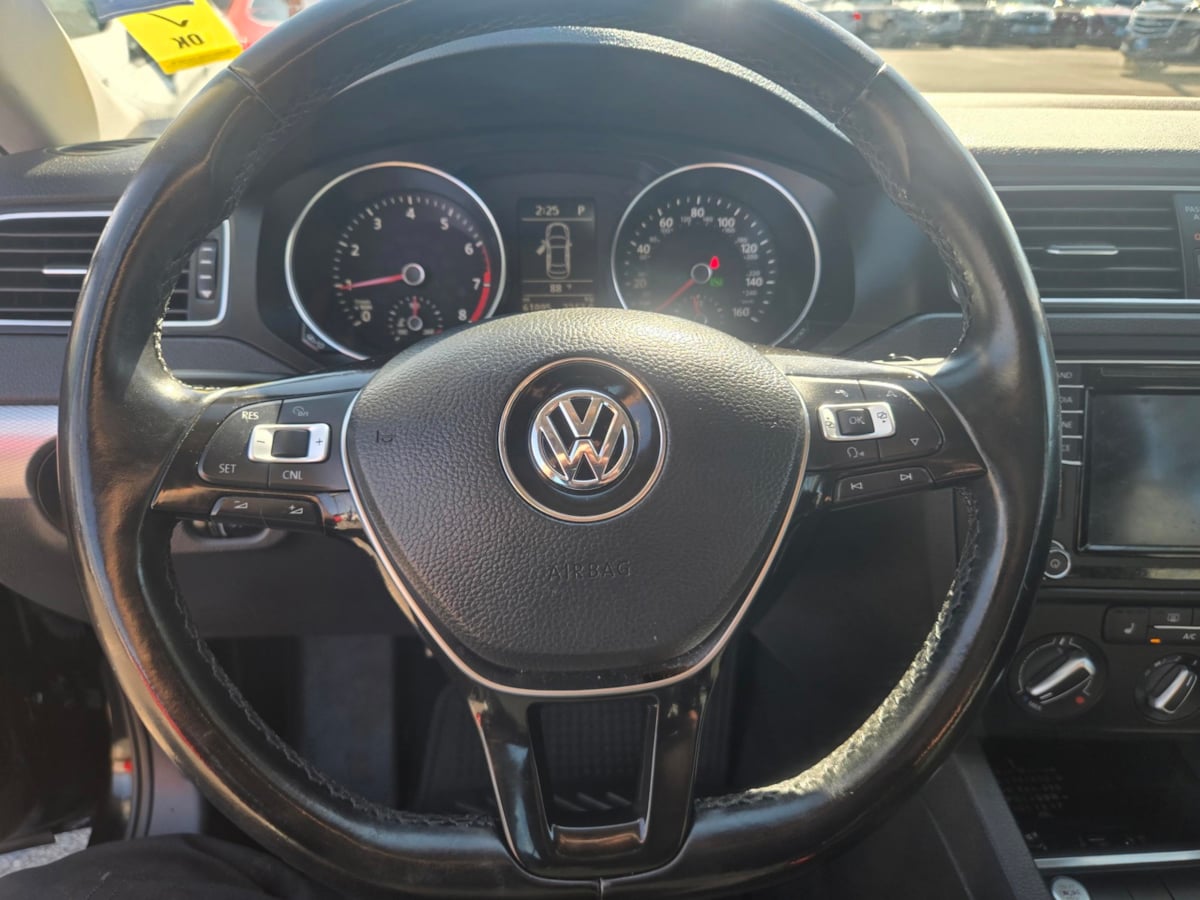 Volkswagen Jetta photo 15