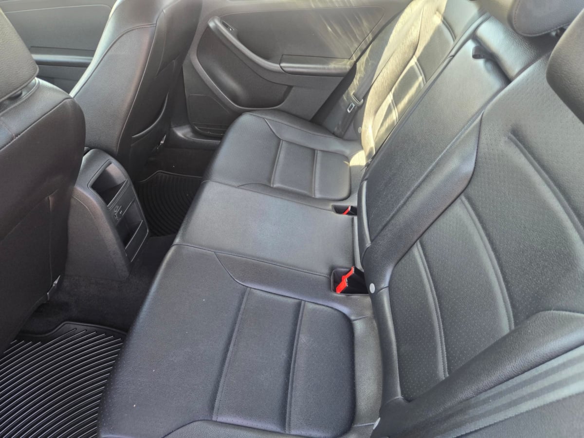 Volkswagen Jetta photo 9