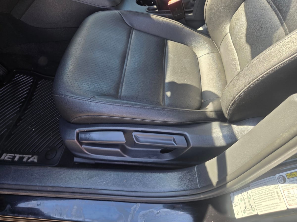 Volkswagen Jetta photo 12