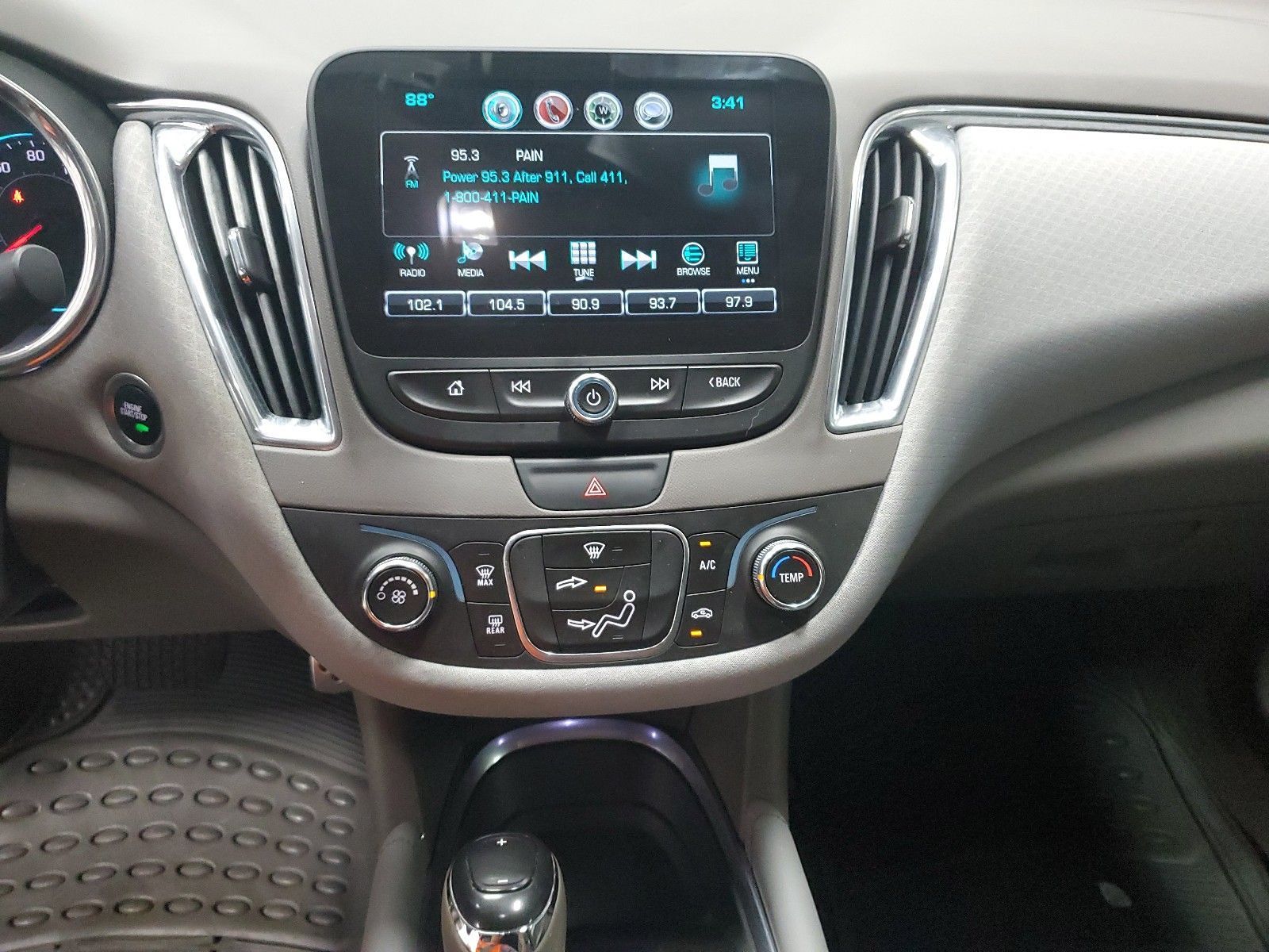 2016 Chevrolet Malibu 1LT - Photo 5