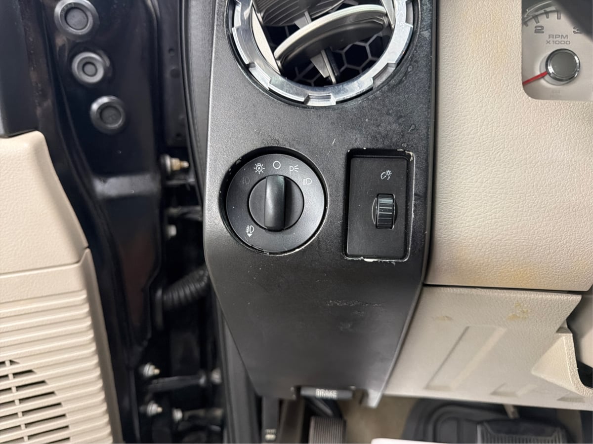 2009 Ford F-250 Super Duty XL - Photo 21