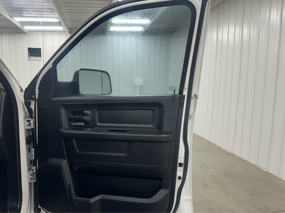 2015 RAM Ram 2500 Pickup Tradesman - Photo 24