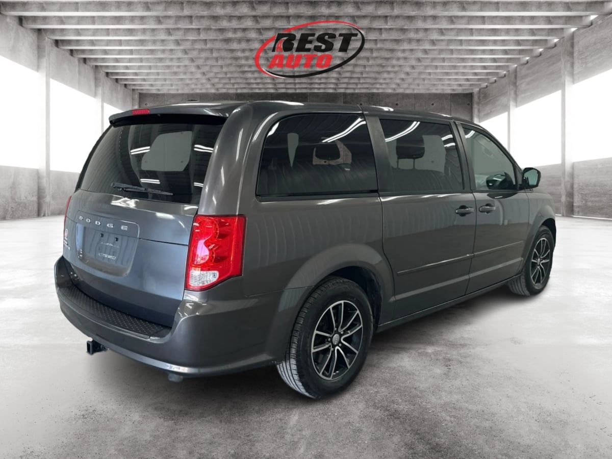 2015 Dodge Grand Caravan SXT Plus photo 4