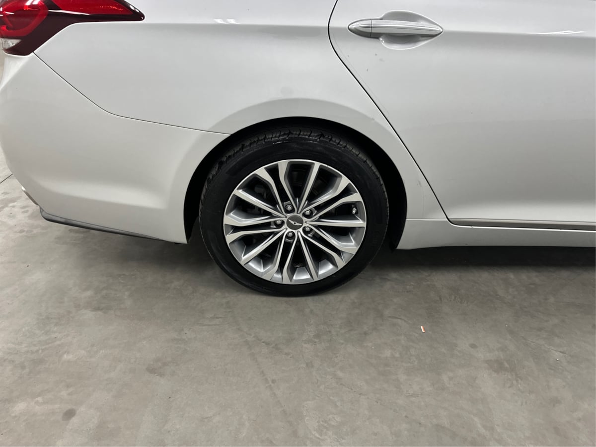 2016 Hyundai Genesis 3.8 photo 35