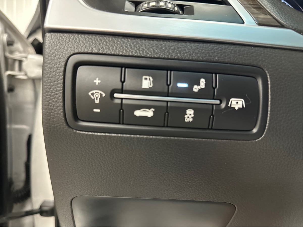 2016 Hyundai Genesis 3.8 photo 51