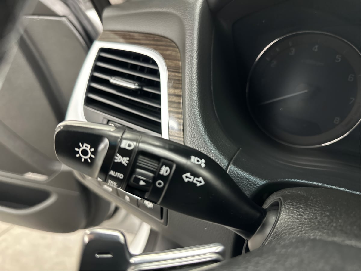 2016 Hyundai Genesis 3.8 photo 22