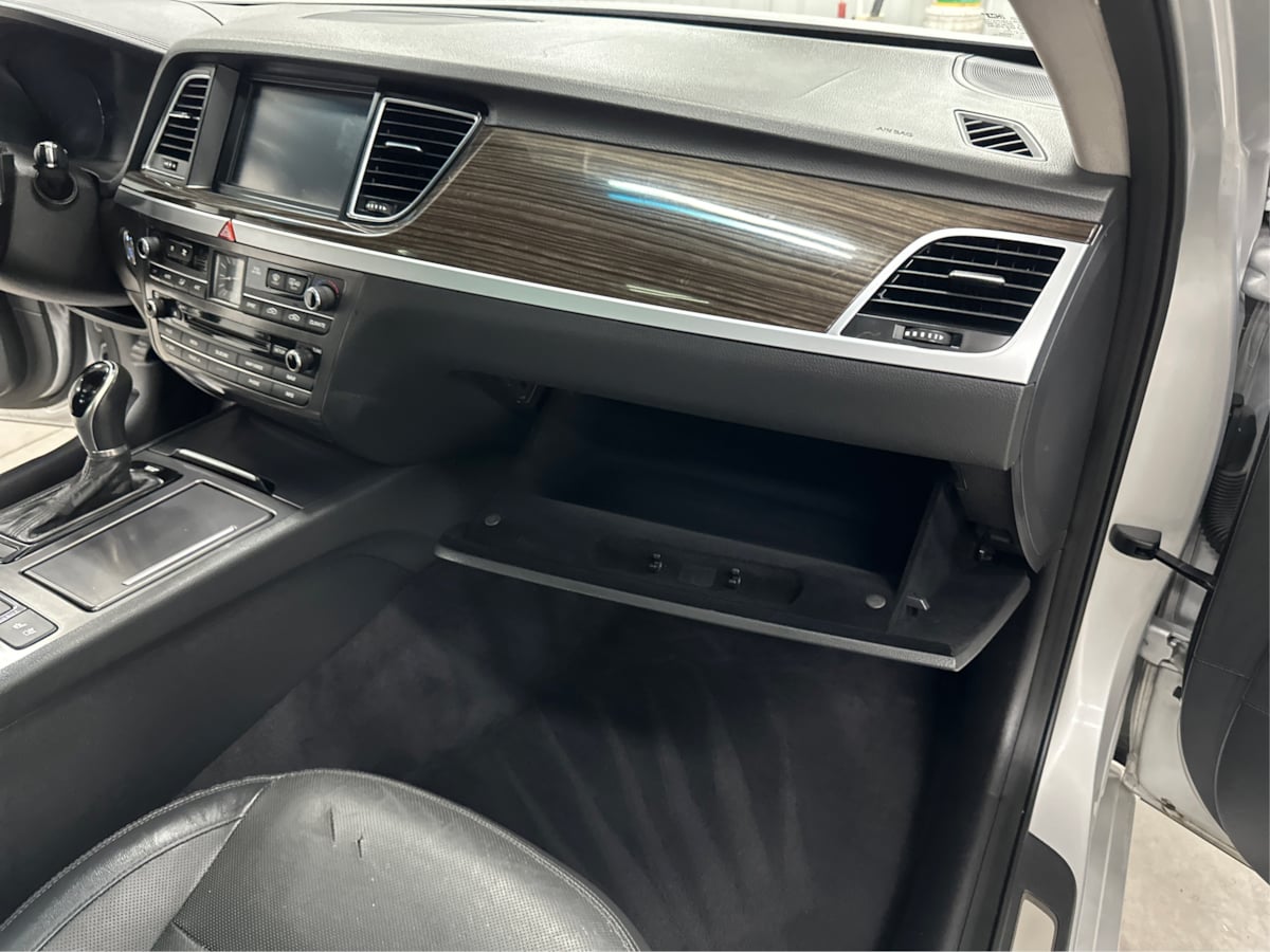 2016 Hyundai Genesis 3.8 photo 54